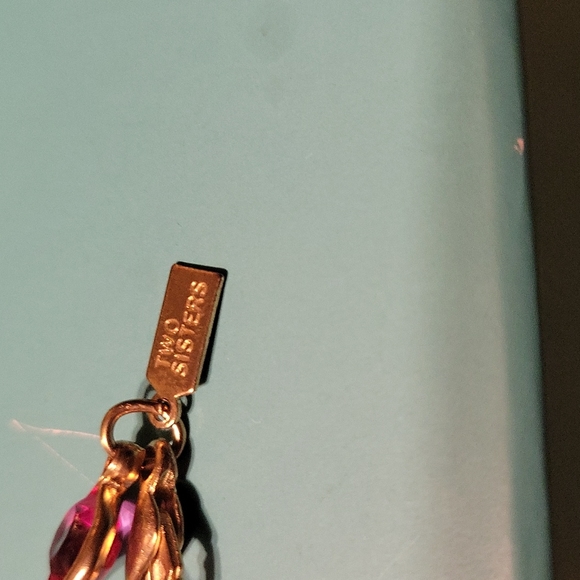 Beautiful Necklace - Picture 2 of 4